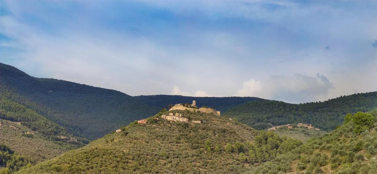 Il Castello Di Campello Aparthotel Campello sul Clitunno Eksteriør bilde