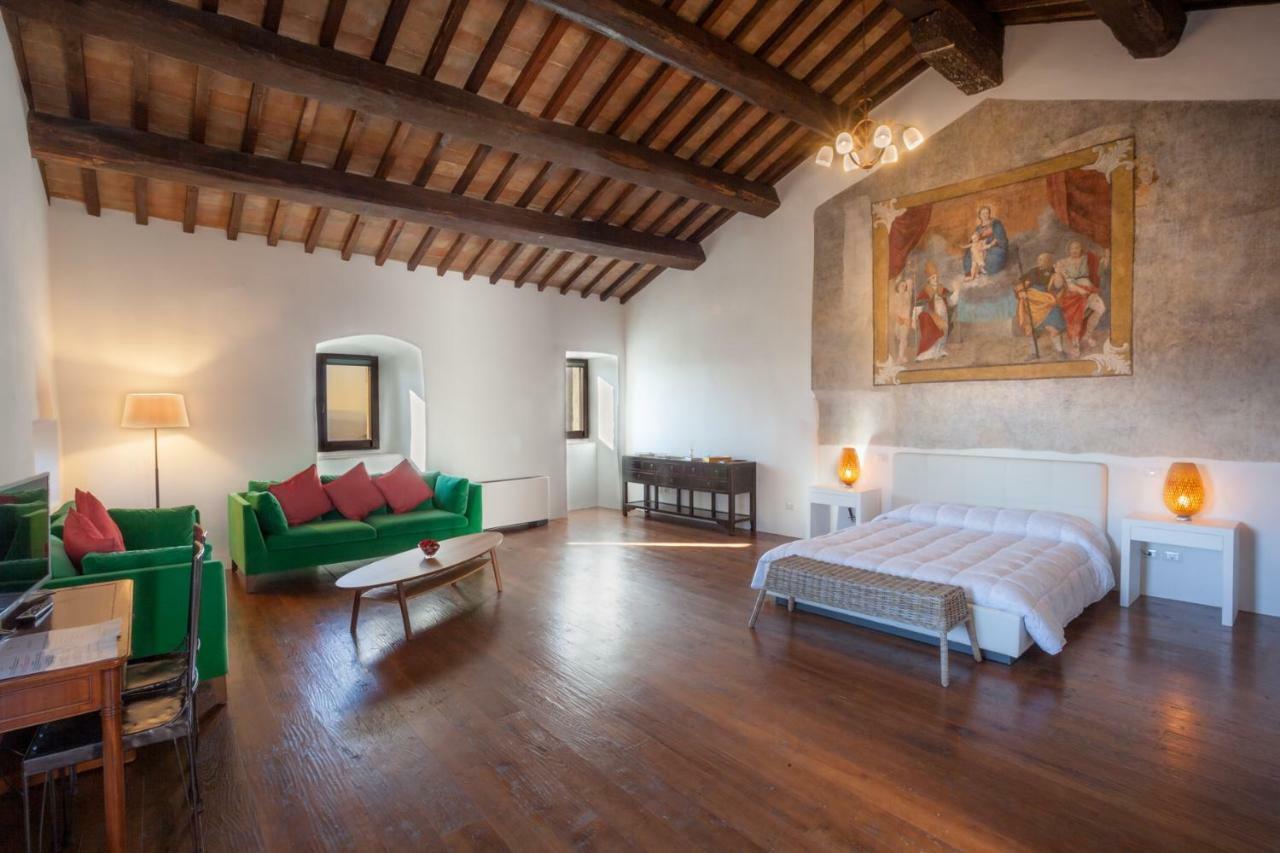 Il Castello Di Campello Aparthotel Campello sul Clitunno Eksteriør bilde