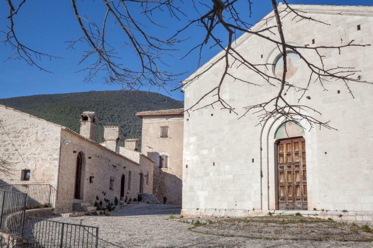 Il Castello Di Campello Aparthotel Campello sul Clitunno Eksteriør bilde