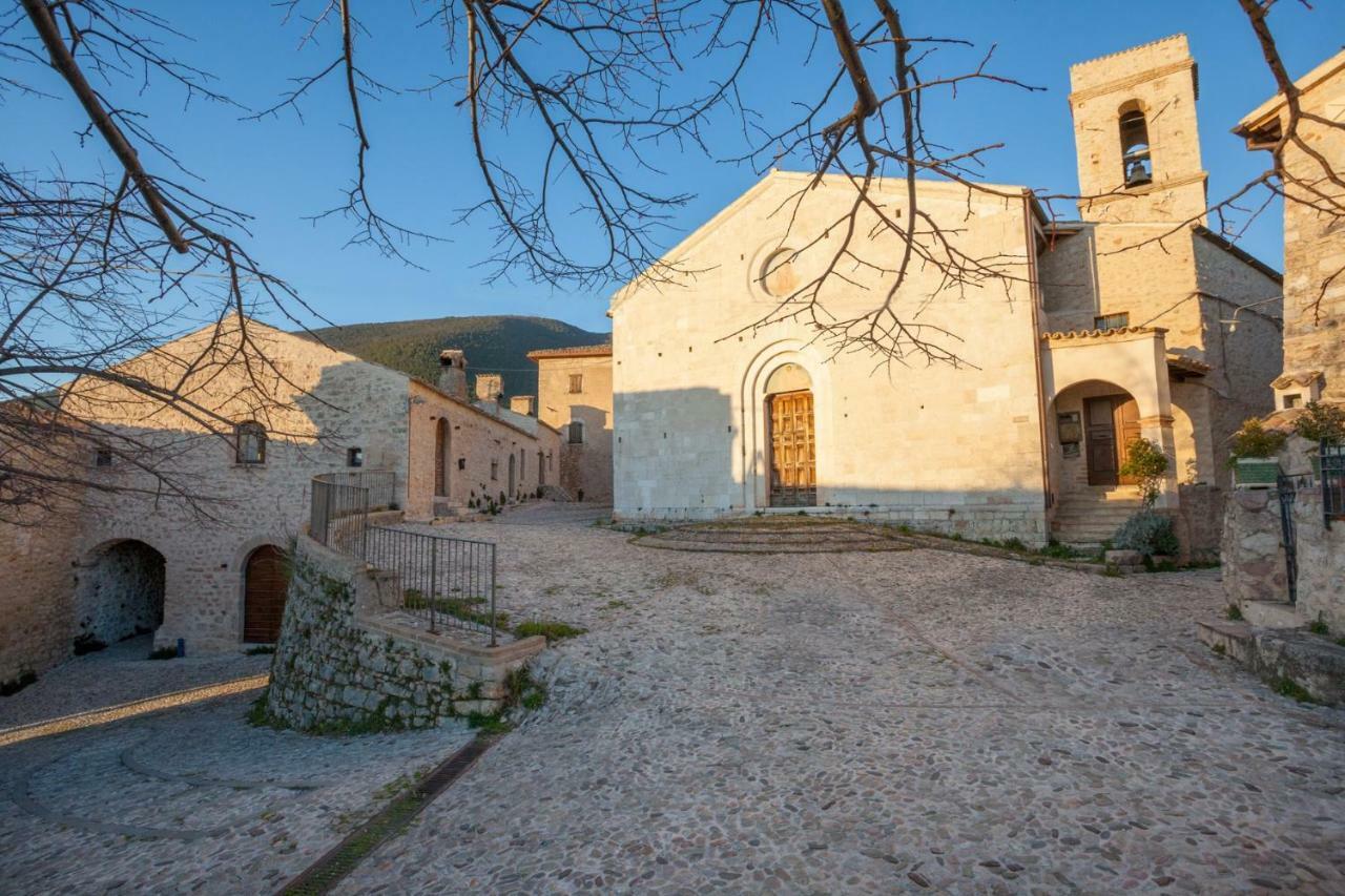 Il Castello Di Campello Aparthotel Campello sul Clitunno Eksteriør bilde